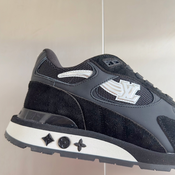 ルイヴィトン靴着用イメージ